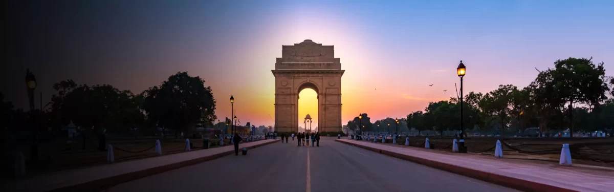 Taxi from Lucknow to Delhi